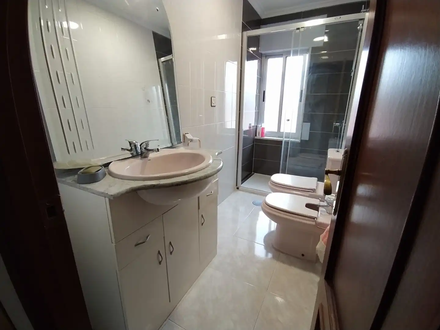 Baño de Piso en venta en Avilés con Calefacción, Parquet y Amueblado