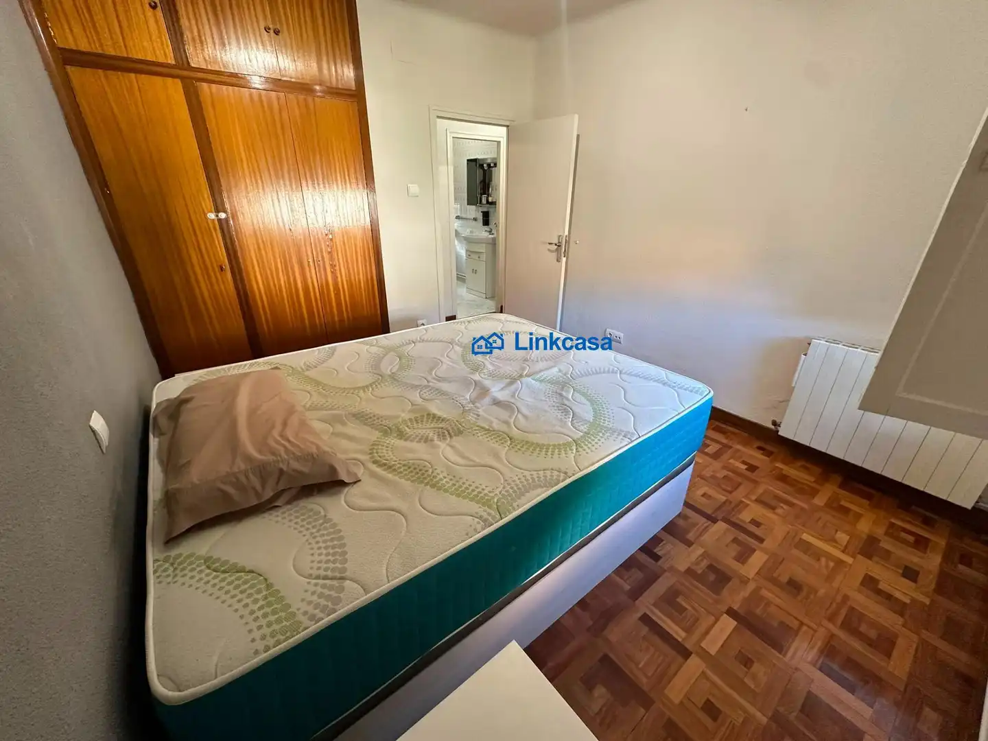 Habitación de Piso en venta en Madrid con Calefacción, Parquet y Terraza