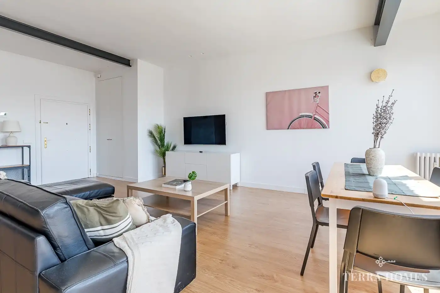 Sala d'estar de Apartament en venda en Madrid amb Aire condicionat i Moblat