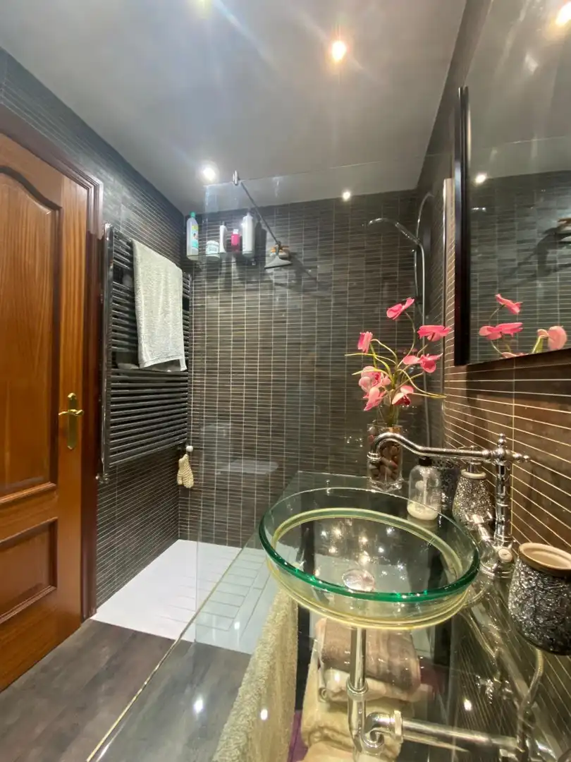 Baño de Dúplex en venta en Palencia con Calefacción y Parquet