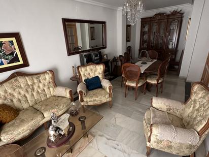 Sala d'estar de Pis en venda en Linares amb Aire condicionat i Balcó