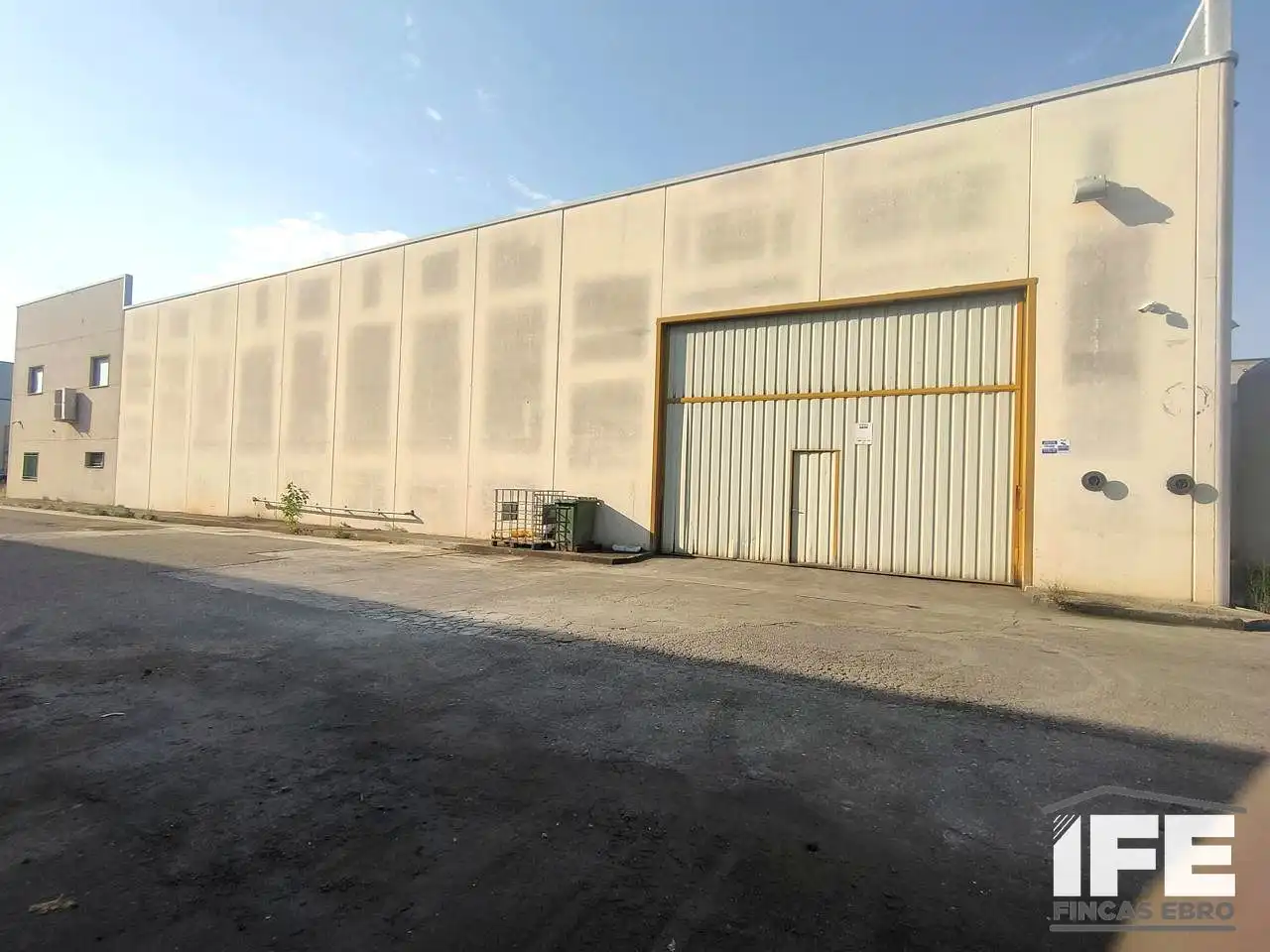 Vista exterior de Nau industrial de lloguer en Alagón