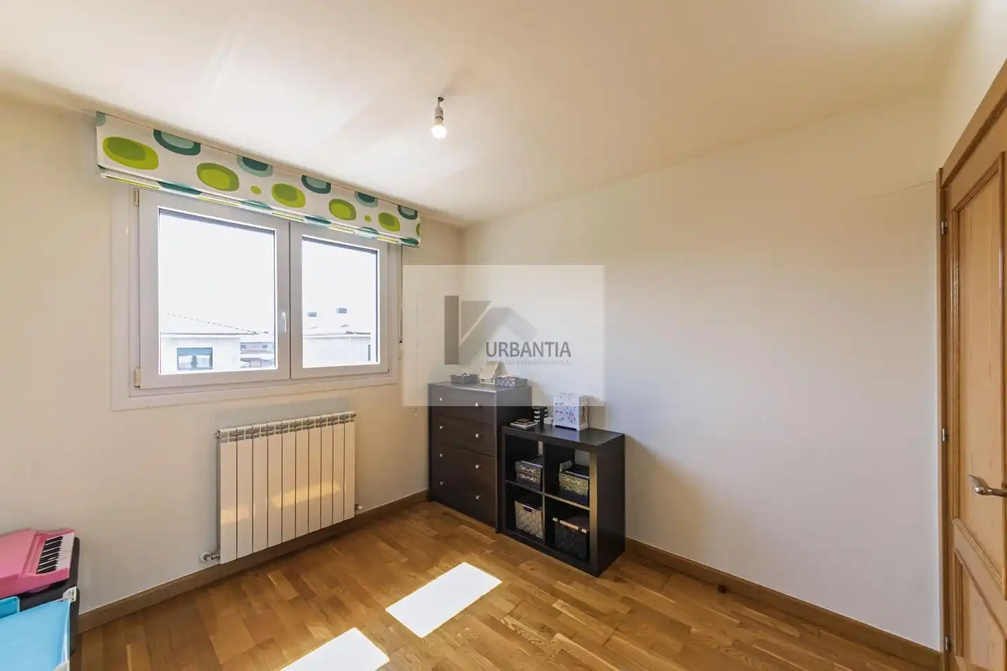 Habitación de Casa adosada en venta en Cendea de Olza / Oltza Zendea con Calefacción, Jardín privado y Parquet