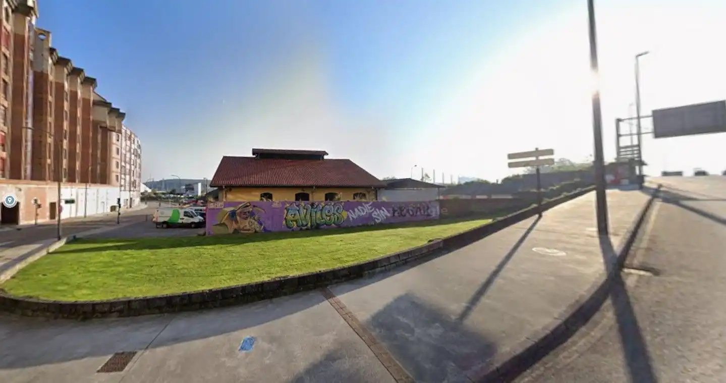Vista exterior de Piso en venta en Avilés con Trastero
