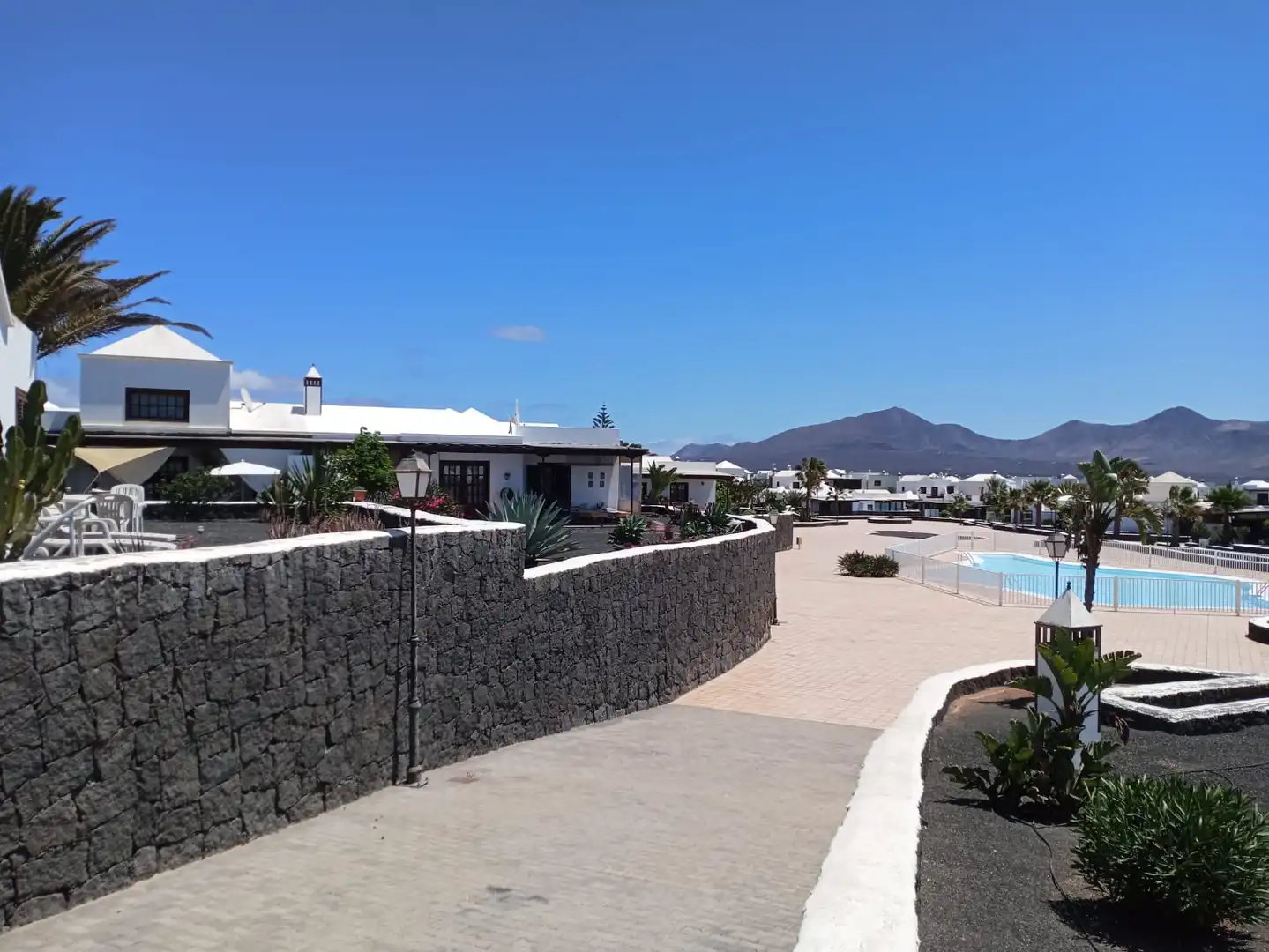 Vista exterior de Casa o chalet en venta en Yaiza con Jardín privado, Terraza y Amueblado