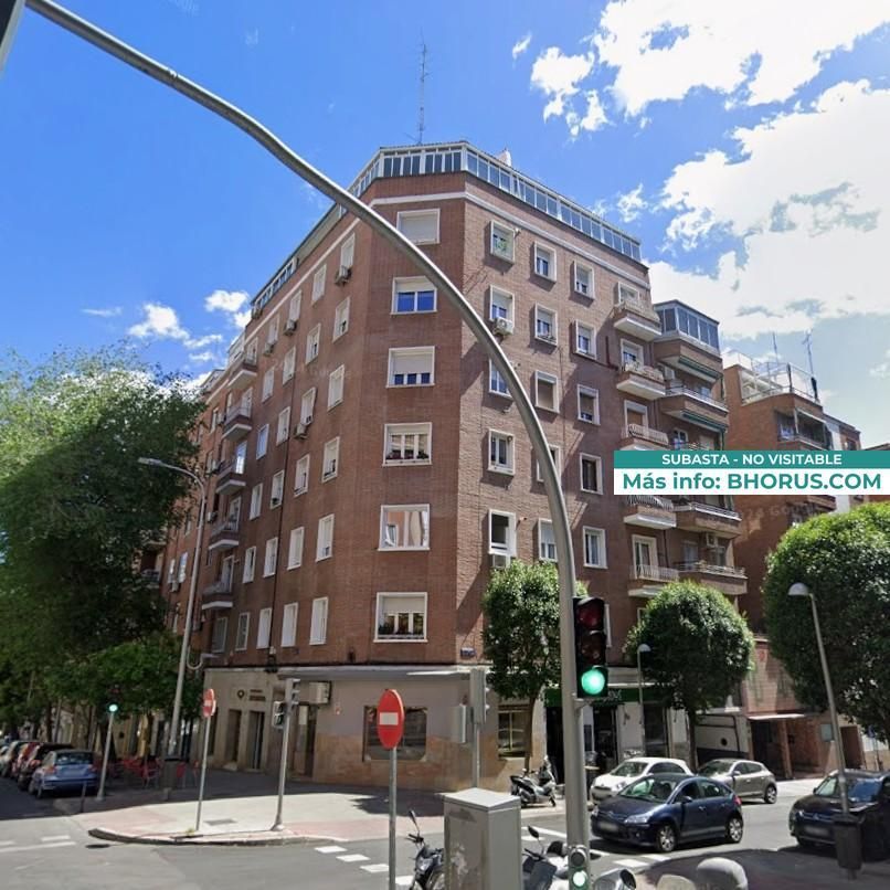 Vista exterior de Piso en venta en  Madrid Capital