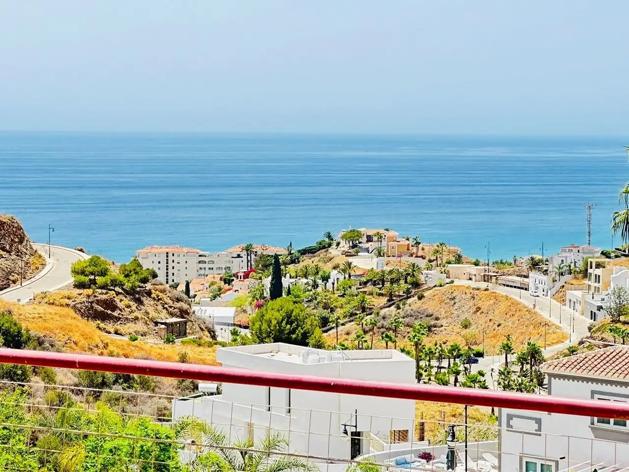 Vista exterior de Casa o xalet en venda en Torrox amb Aire condicionat, Jardí privat i Terrassa