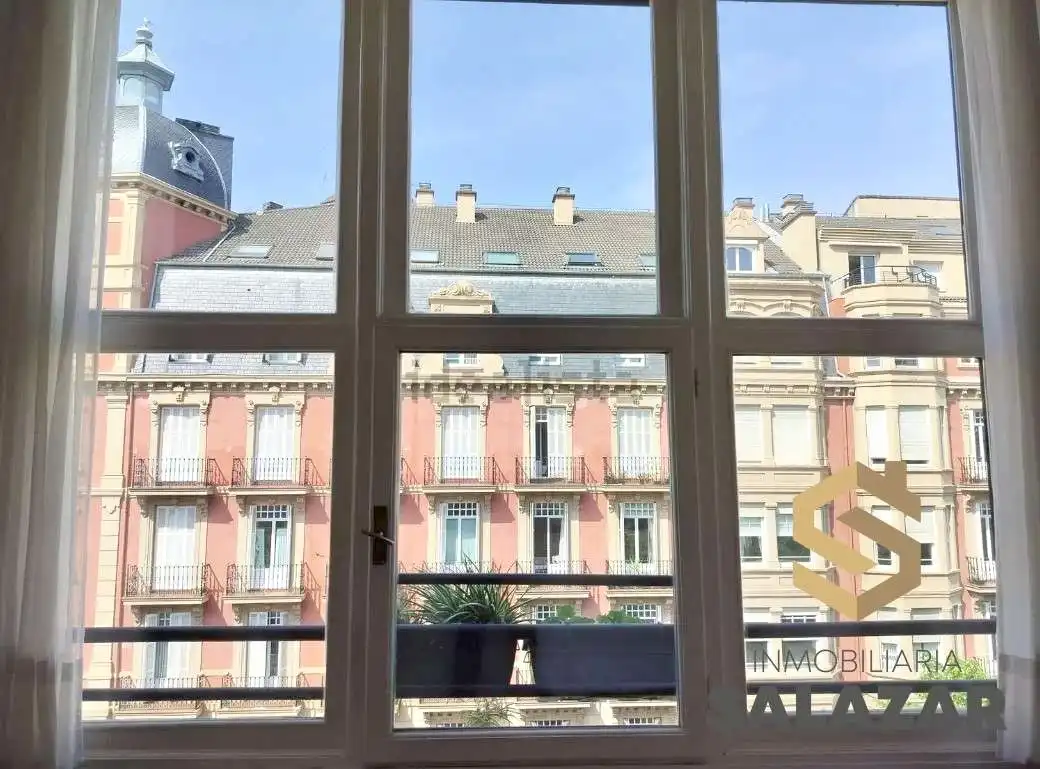Vista exterior de Piso de alquiler en Bilbao  con Calefacción