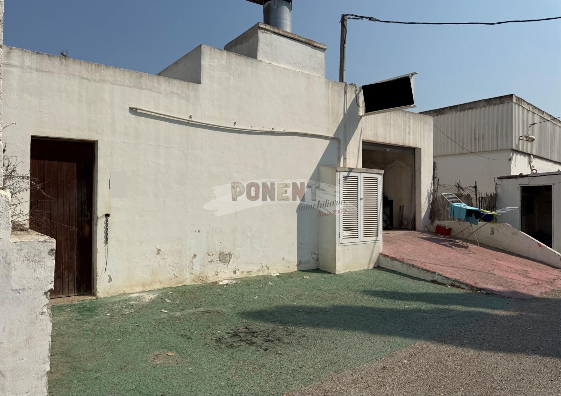 Vista exterior de Nau industrial en venda en Eivissa