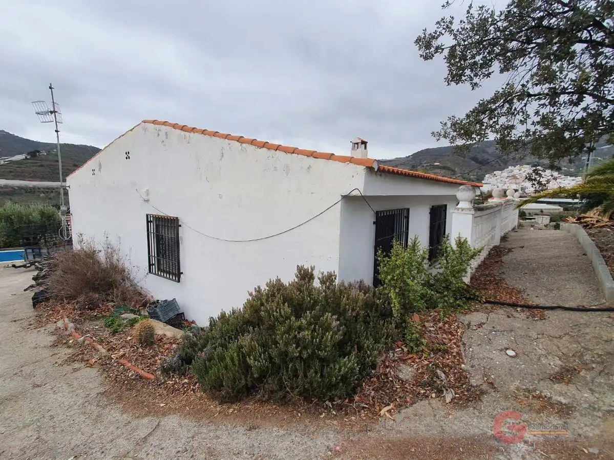Casa rústica amb piscina en venda a Ítrabo, imagen 3