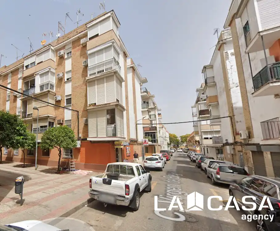 Vista exterior de Pis en venda en Dos Hermanas amb Aire condicionat i Terrassa