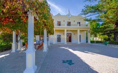 Vista exterior de Casa o xalet en venda en Pego amb Aire condicionat, Terrassa i Piscina