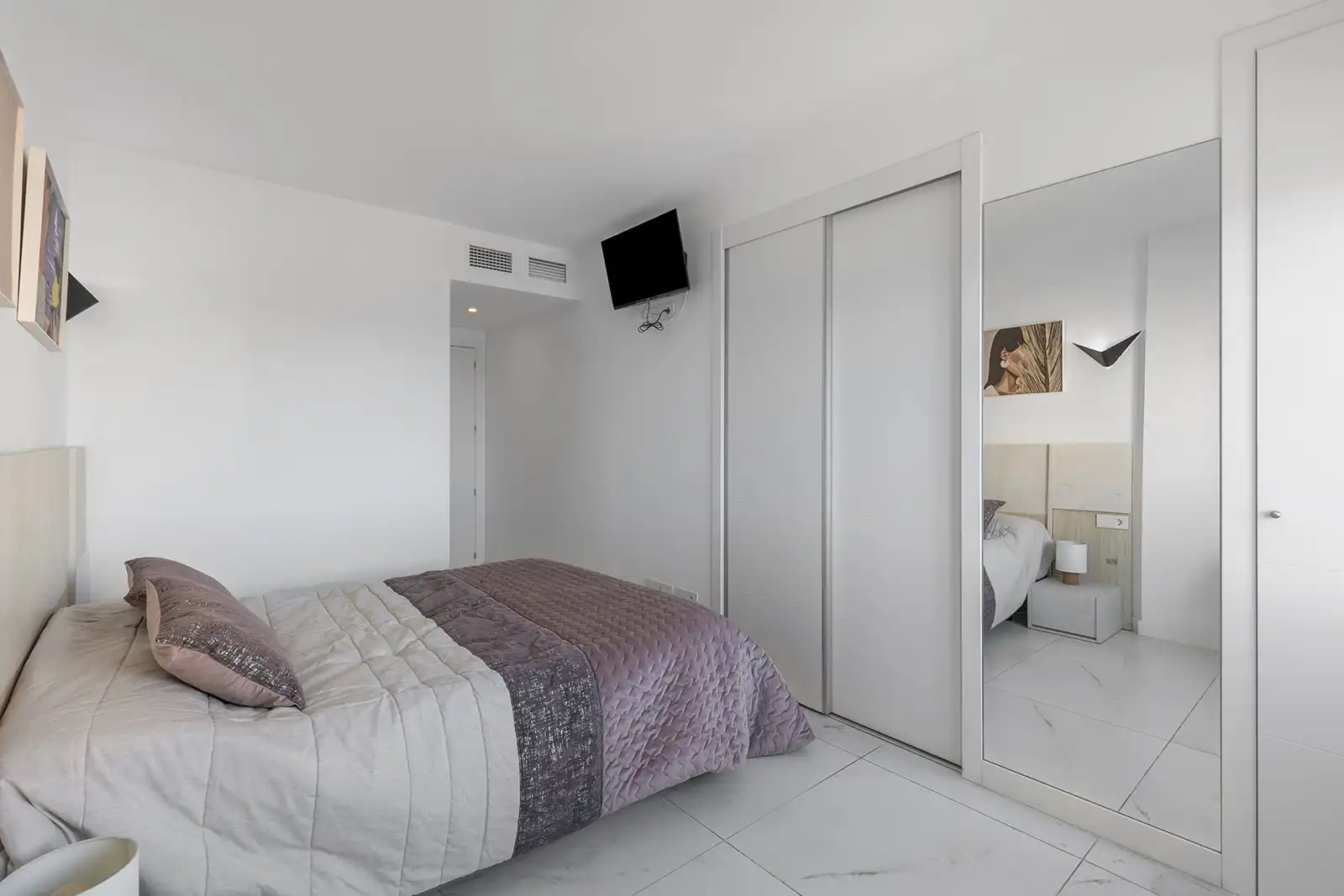 Dormitori de Apartament en venda en Torrevieja amb Terrassa, Traster i Moblat