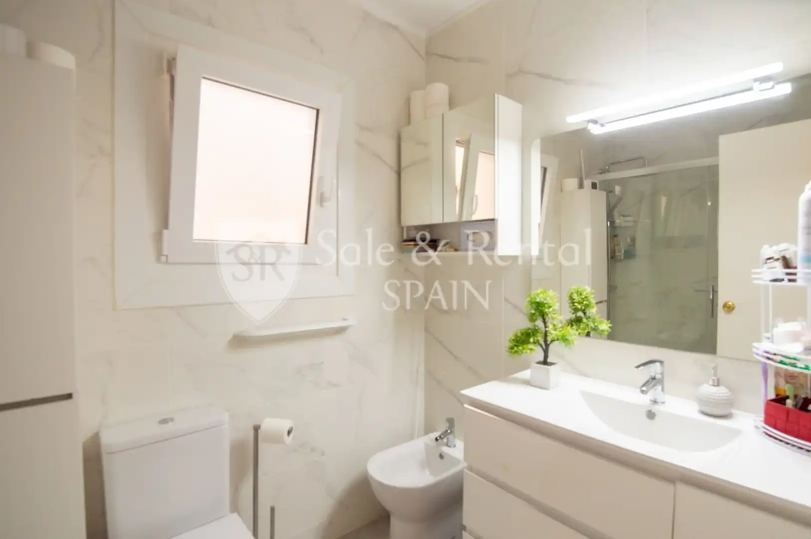 Baño de Piso en venta en Blanes con Aire acondicionado y Terraza