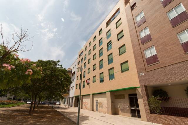 Garaje en Alquiler en Maria Auxiliadora - Barriada de Llera