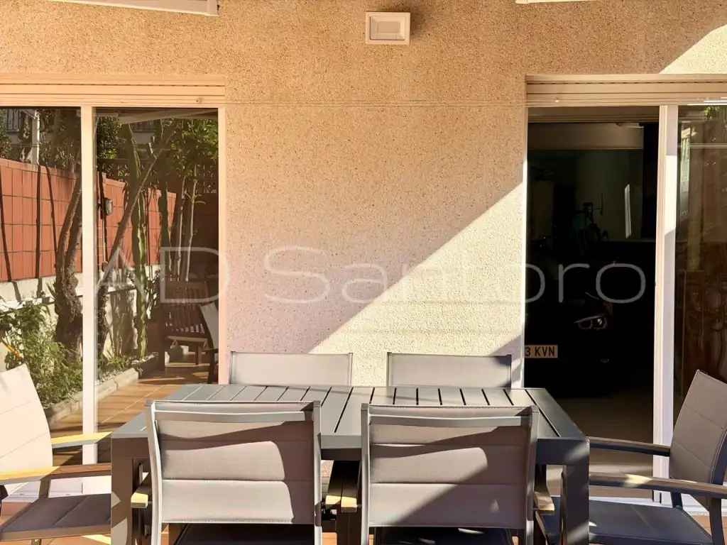 Terraza de Casa adosada en venta en Vilanova i la Geltrú
