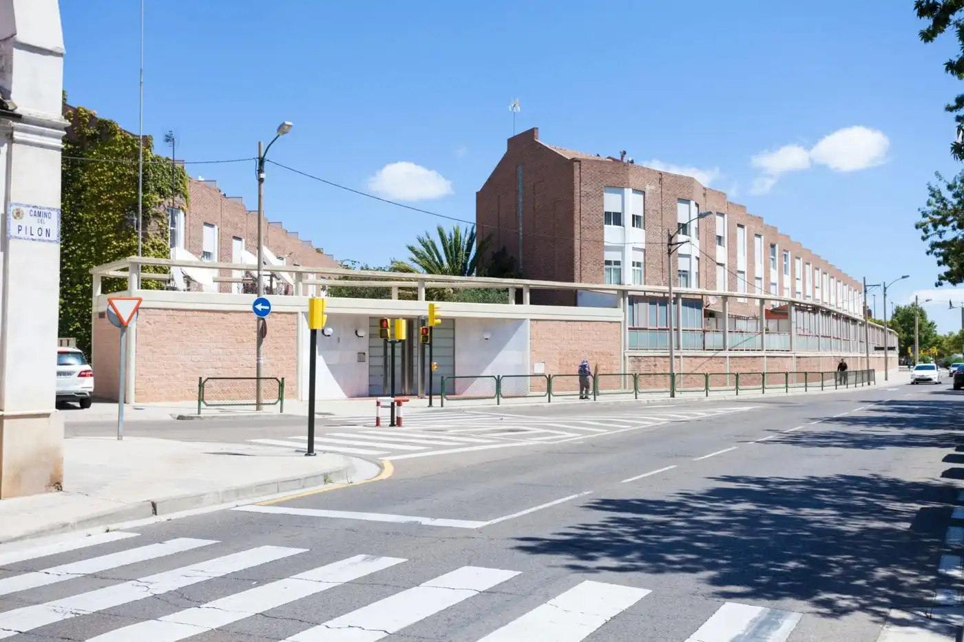 Außenansicht von Erdgeschoss zum Verkauf in Zaragoza mit Klimaanlage, Heizung und Terrasse