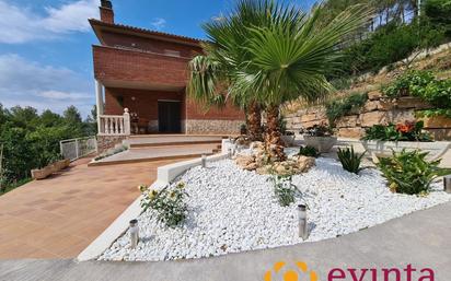 Vista exterior de Casa o xalet en venda en Cervelló amb Aire condicionat, Calefacció i Jardí privat