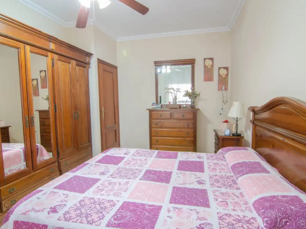 Dormitori de Casa o xalet en venda en La Rinconada