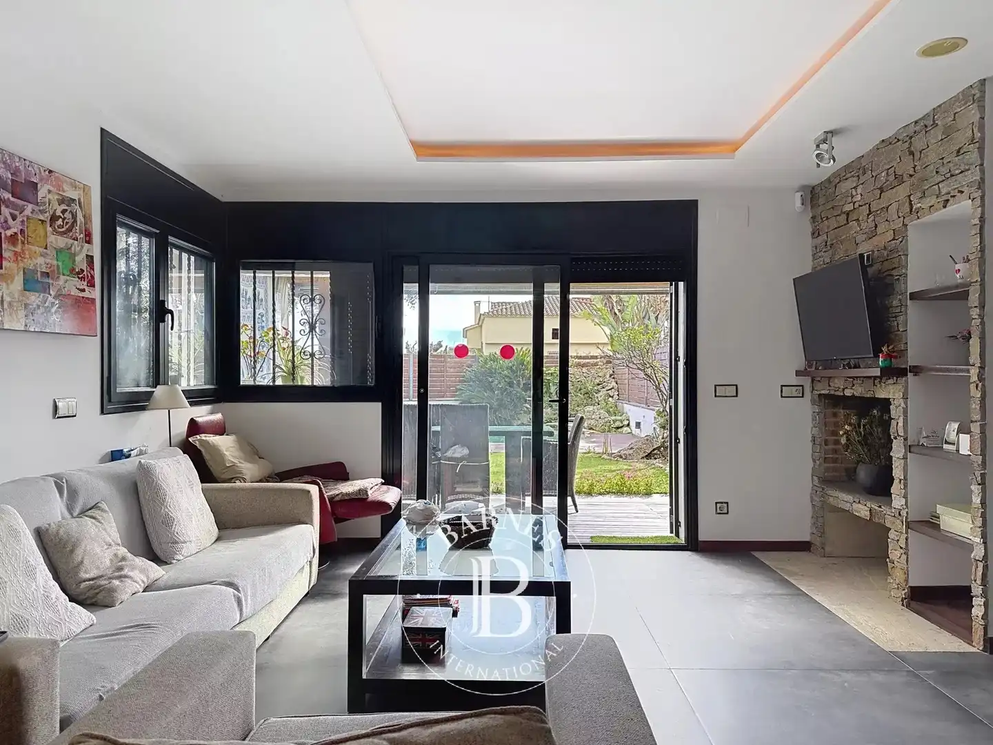 Sala d'estar de Casa o xalet en venda en Santa Susanna amb Aire condicionat, Calefacció i Jardí privat