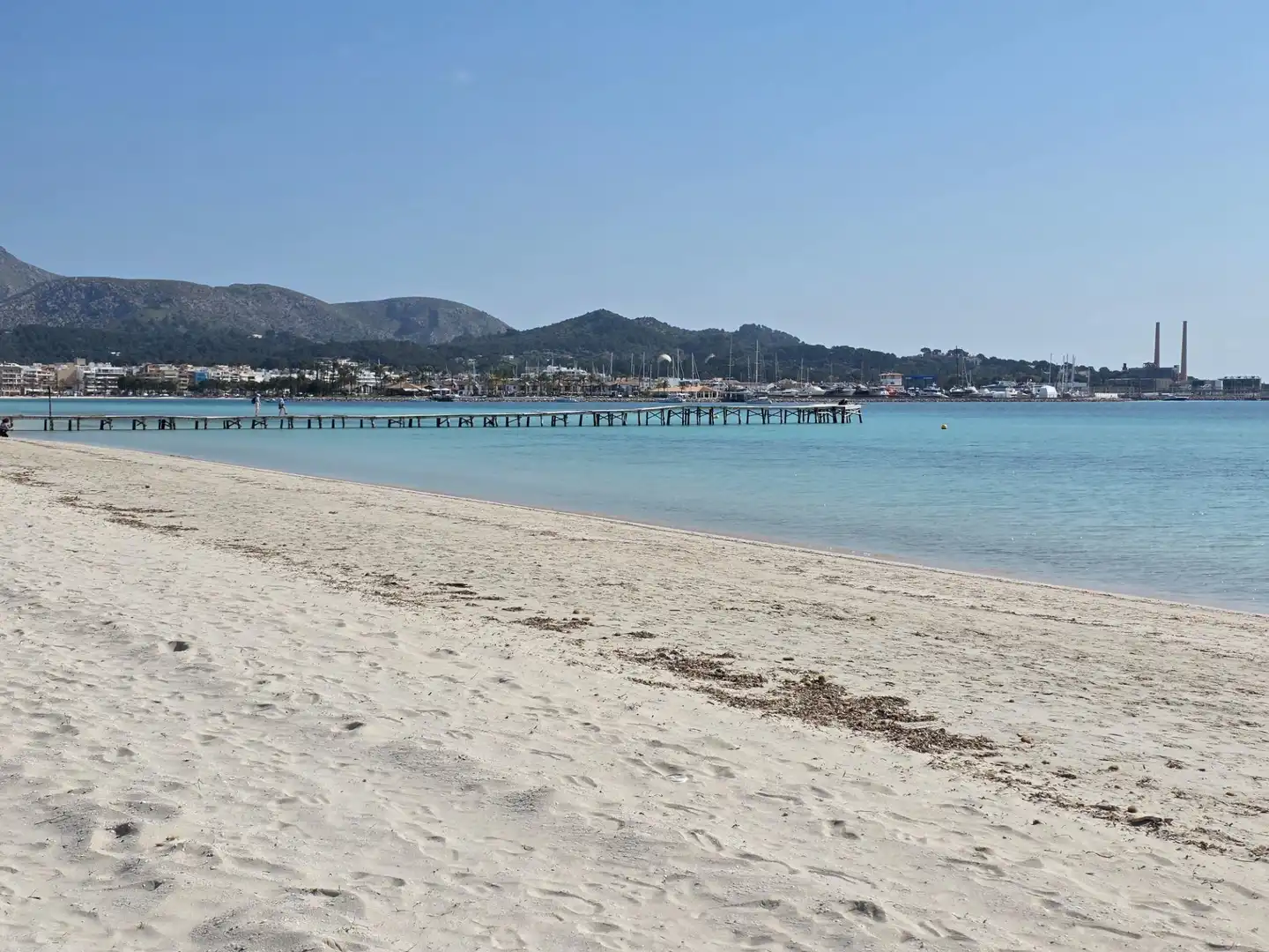 Erdgeschoss zum Verkauf in Alcúdia mit Klimaanlage, Privatgarten und Terrasse