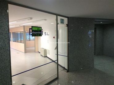 Oficina amb ascensor de lloguer a Llevant