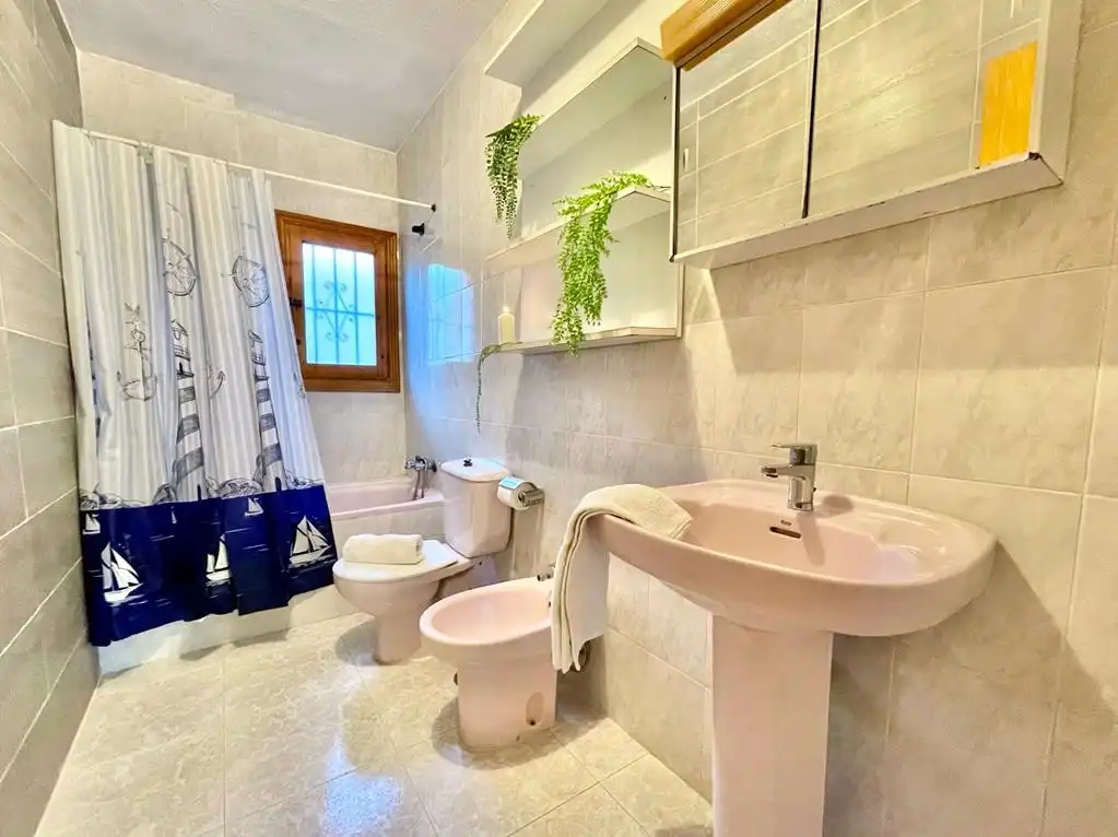 Bany de Casa o xalet en venda en San Pedro del Pinatar amb Aire condicionat, Jardí privat i Terrassa