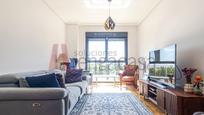 Living room of Flat for sale in  Madrid Capital  with Air Conditioner, Heating and Parquet flooring