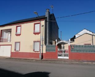 Exterior view of Country house for sale in Cubillos del Sil  with Heating, Private garden and Balcony