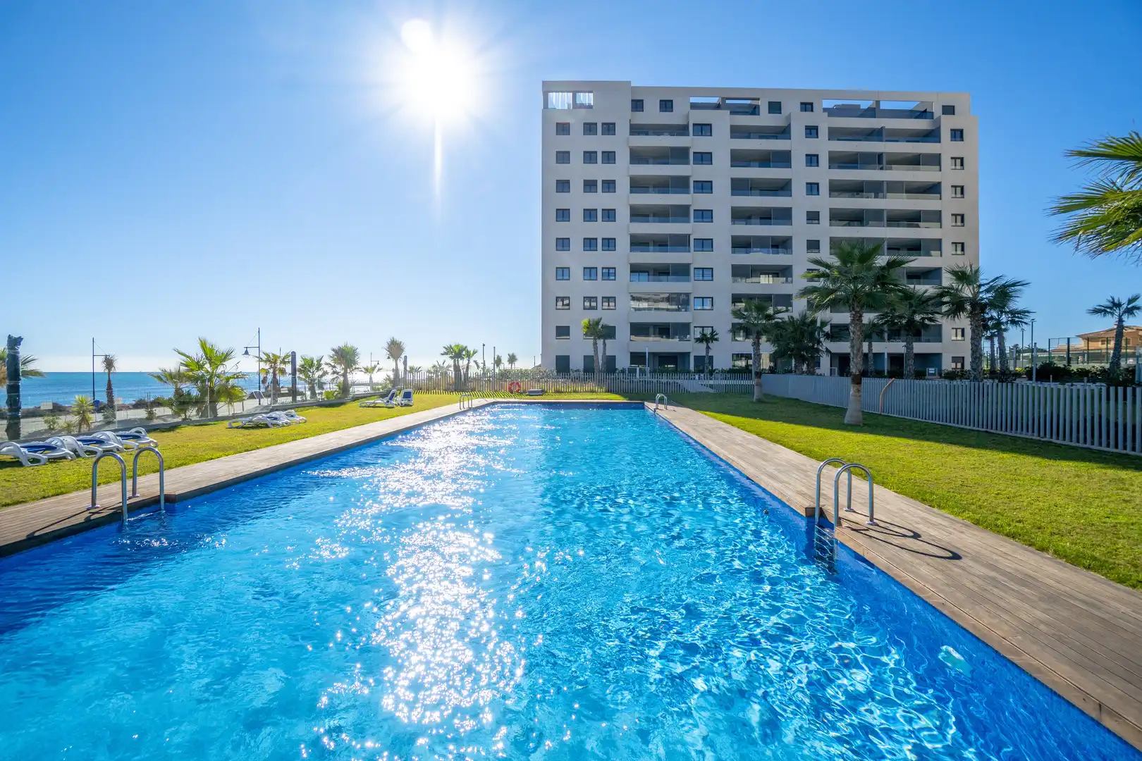 Schwimmbecken von Dachboden zum Verkauf in Torrevieja mit Terrasse und Möbliert