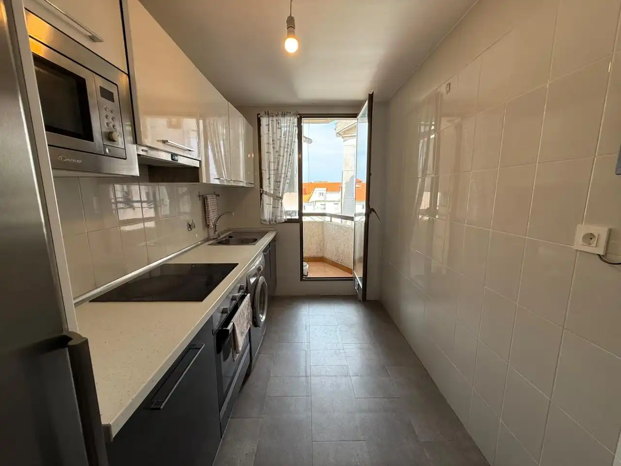 Cocina de Piso en venta en Castro-Urdiales con Calefacción, Parquet y Balcón