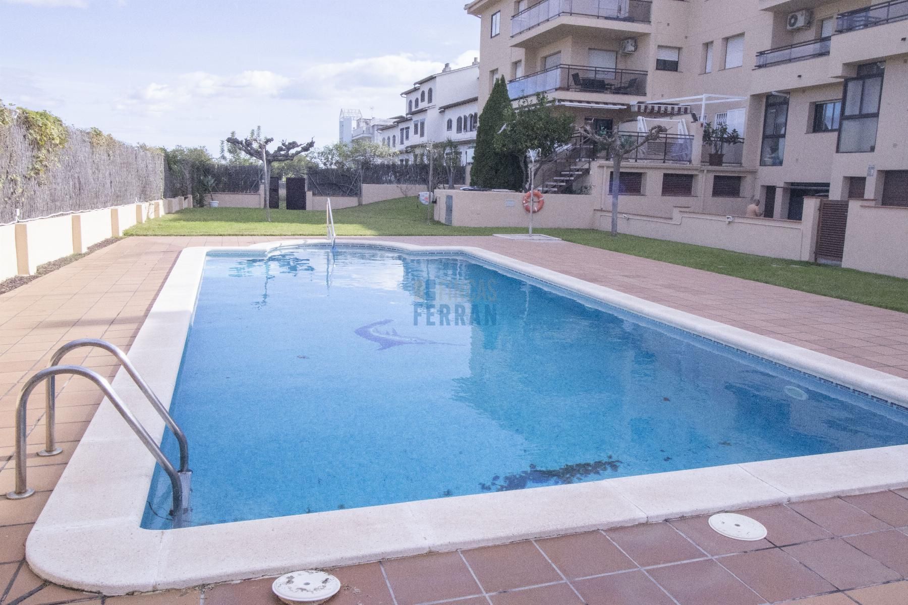 Piscina de Apartament en venda en Roda de Berà amb Aire condicionat, Calefacció i Terrassa