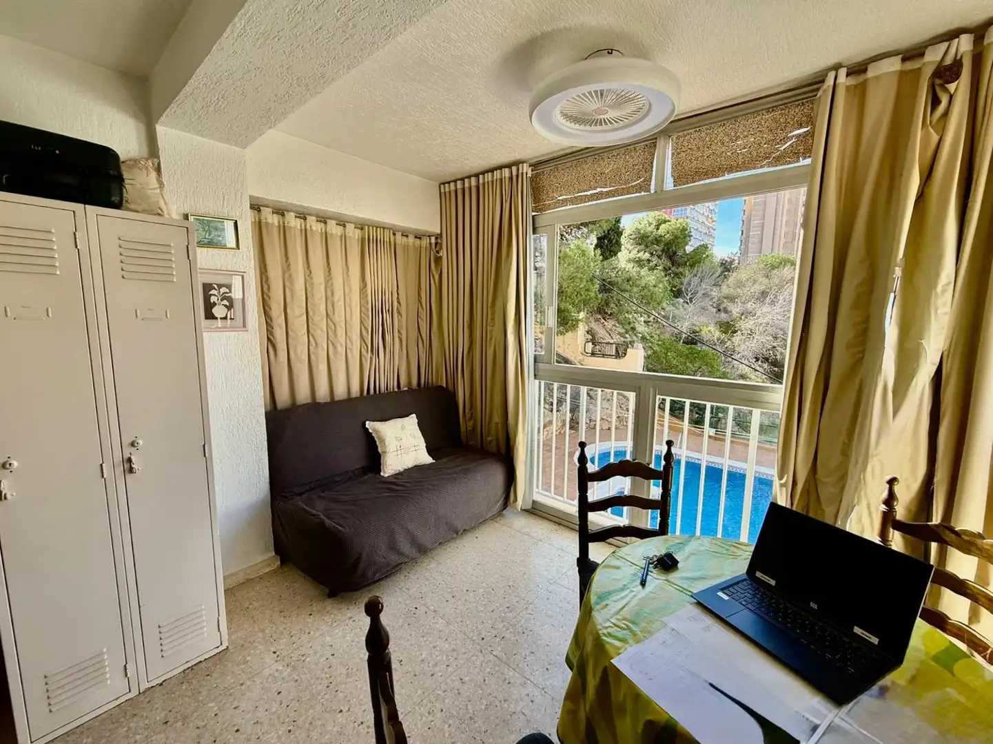 Schlafzimmer von Wohnung zum Verkauf in Benidorm mit Möbliert und Gemeinschaftspool