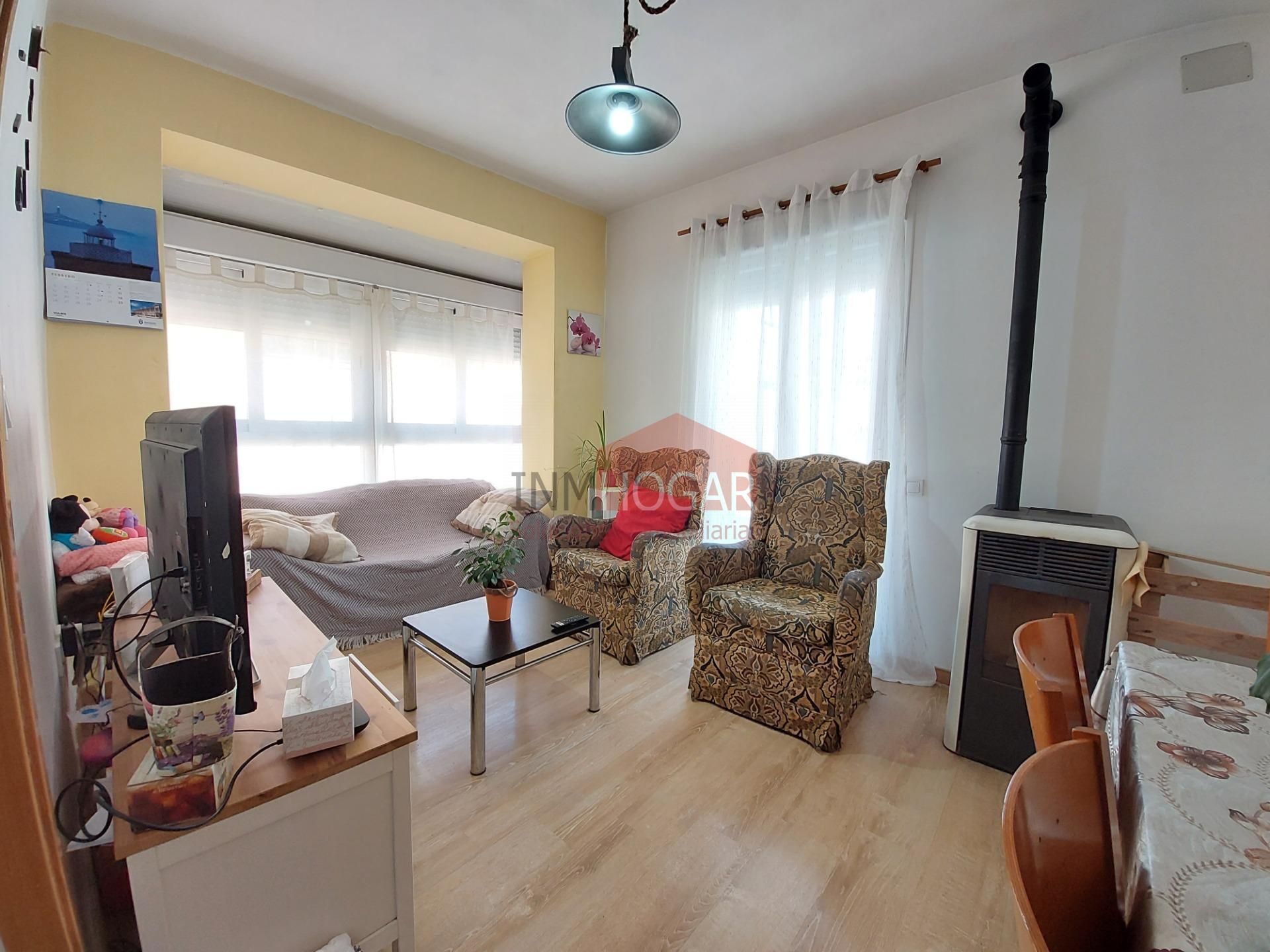 Living room of Flat for sale in Ávila Capital  with Heating, Private garden and Terrace