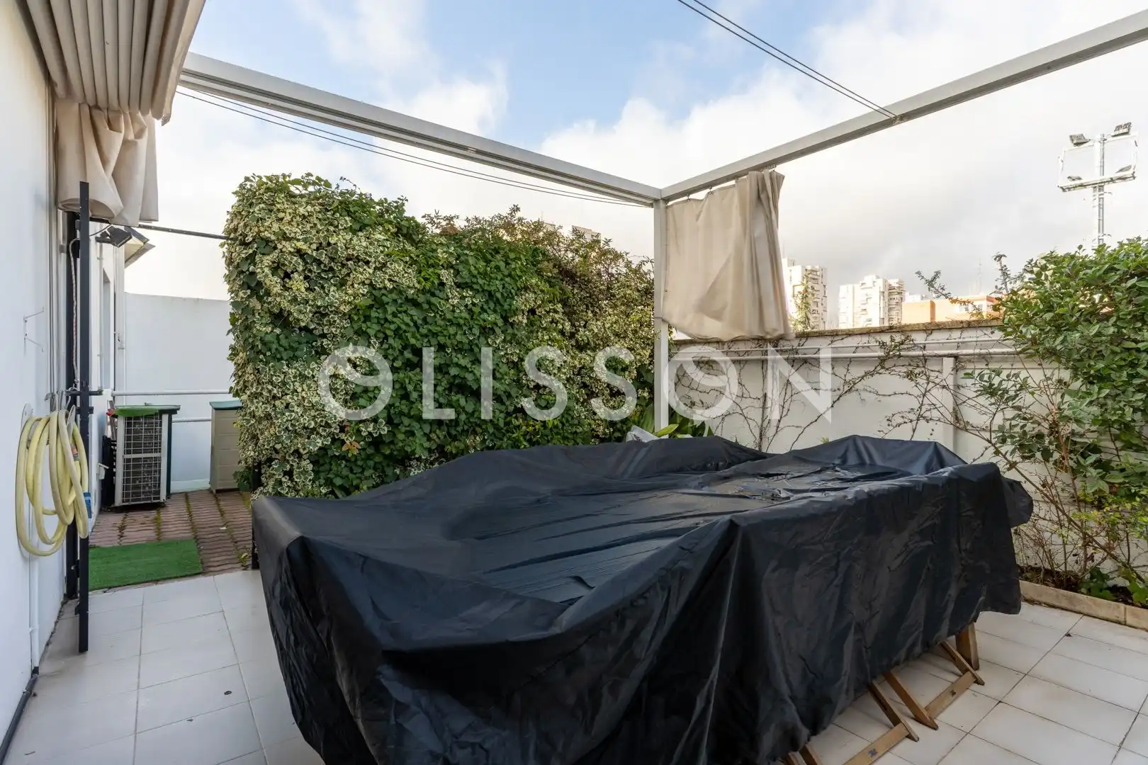 Terraza de Casa o chalet en venta en Madrid con Aire acondicionado, Calefacción y Jardín privado