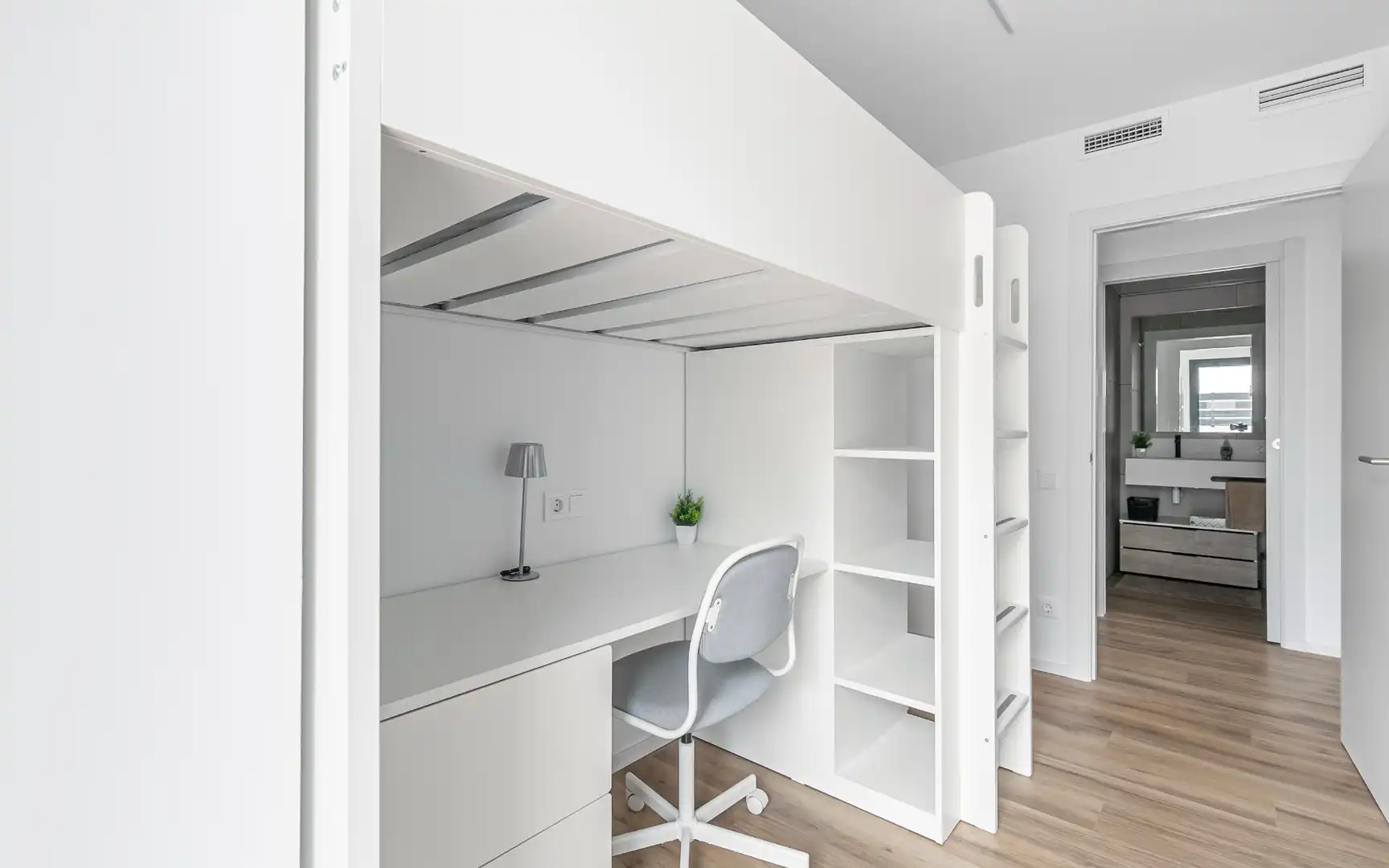 Habitación de Piso de alquiler en Sant Boi de Llobregat con Aire acondicionado, Calefacción y Jardín privado
