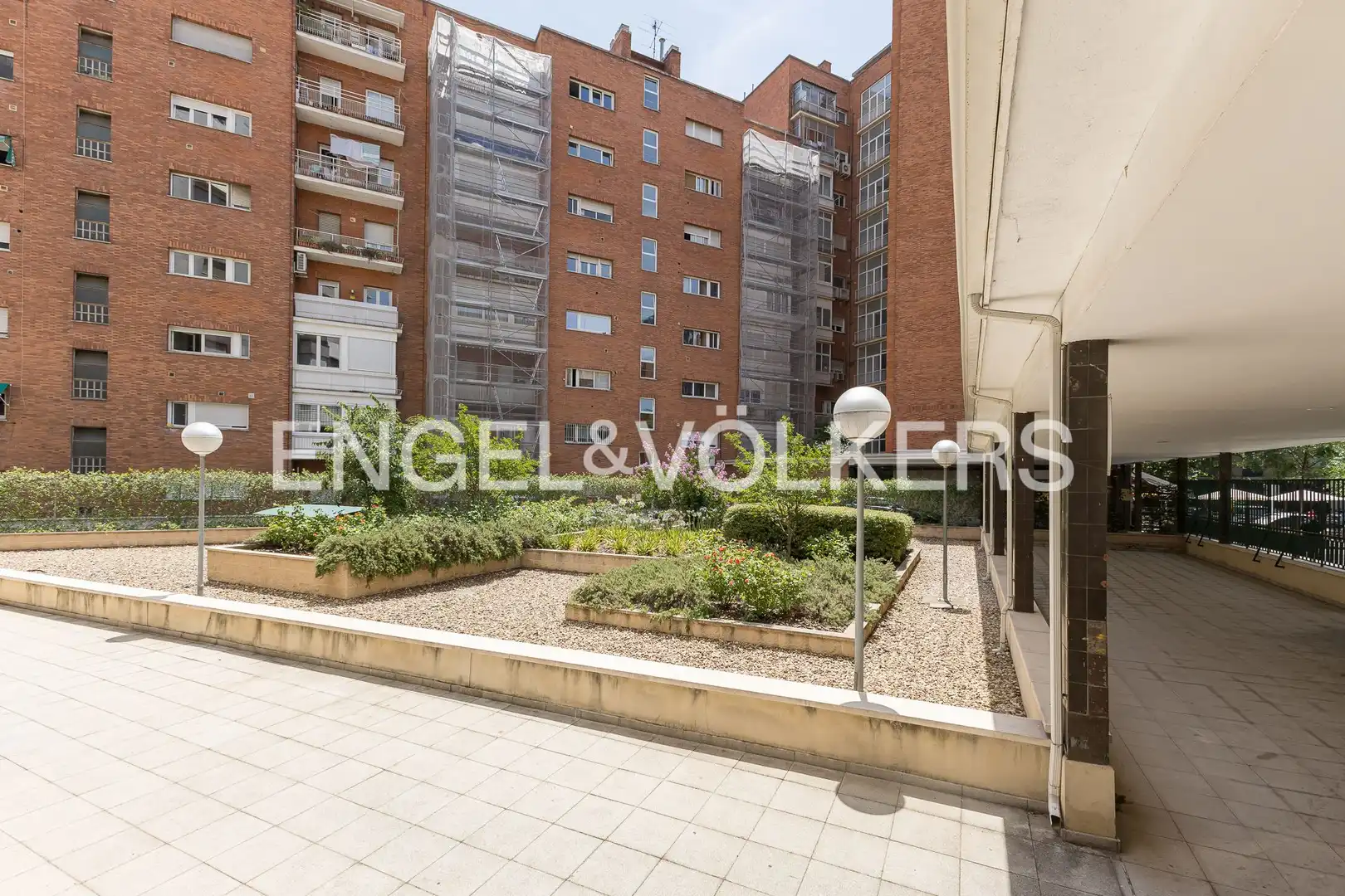 Exterior view of Flat for sale in Madrid  with Air Conditioner, Heating and Private garden
