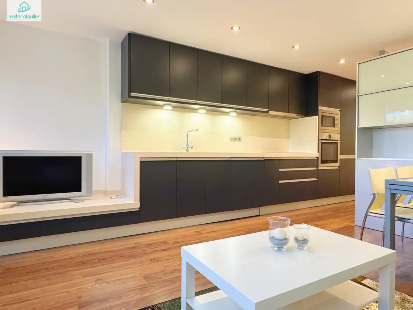 Apartamento con terraza en alquiler en Avenida CATALUÑA 14