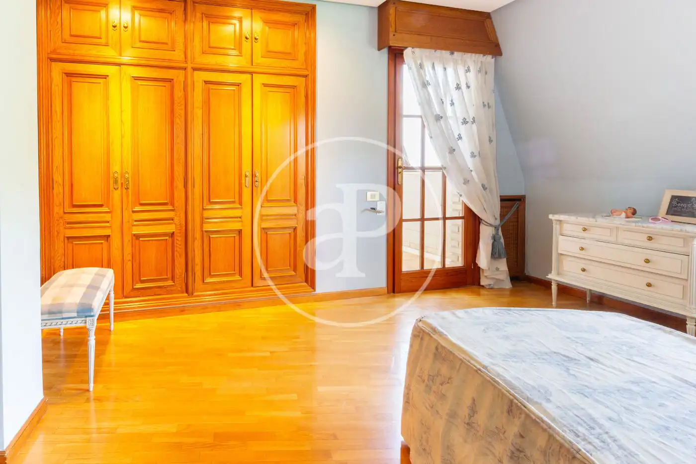 Habitación de Casa o chalet en venta en Paterna con Aire acondicionado, Calefacción y Jardín privado