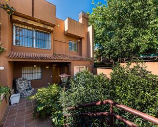 Exterior view of Single-family semi-detached for sale in  Madrid Capital  with Air Conditioner and Community pool