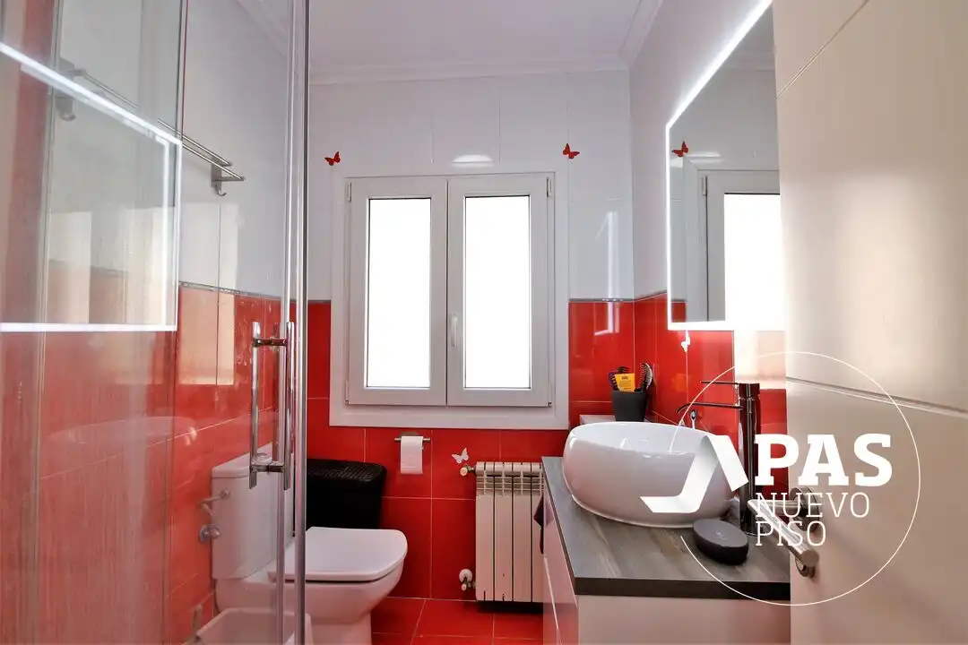 Bathroom of Flat for sale in Dos Hermanas  with Heating