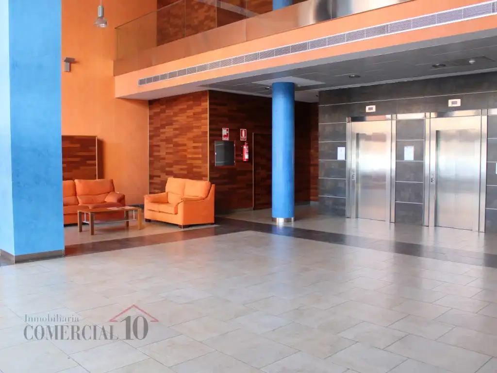 Office space with lift to rent in Calle Luis Alvarez Lencero, imagen 14