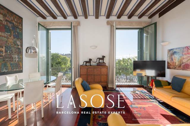 Piso en Venta en Calle de Llauder en Sant Pere, Sta. Caterina i la Ribera