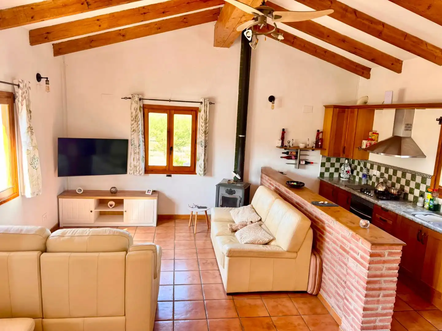 Sala d'estar de Casa o xalet en venda en Ginestar, Tarragona