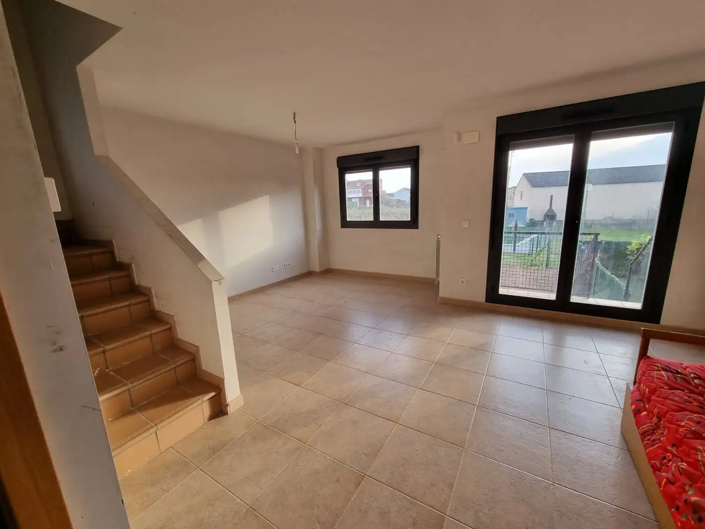 Sala de estar de Casa adosada en venta en Uruñuela con Calefacción, Jardín privado y Parquet
