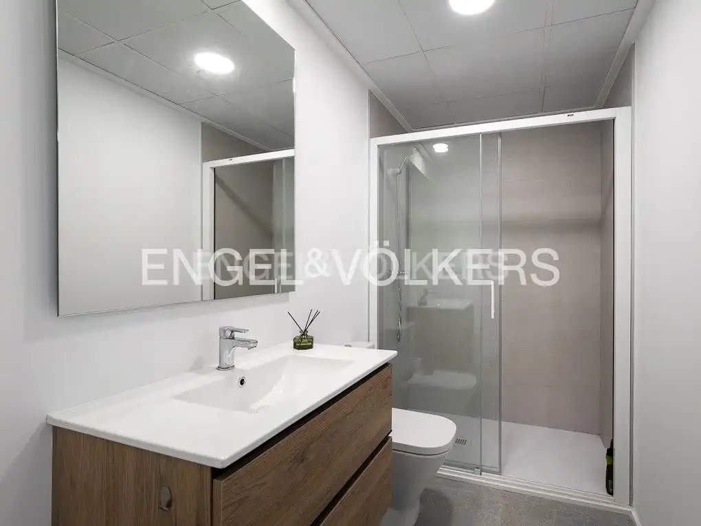 Bany de Àtic de lloguer en Valencia amb Aire condicionat, Calefacció i Parquet