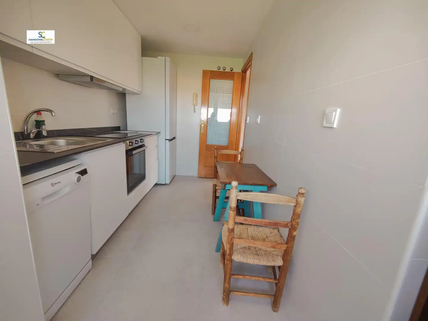 Cocina de Piso de alquiler en Alicante / Alacant con Parquet y Piscina comunitaria