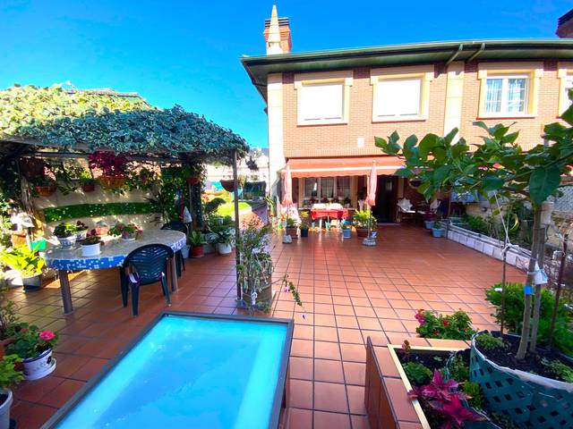 Casa-chalet en Venta en Avenida de Chinchapapa en Cotolino