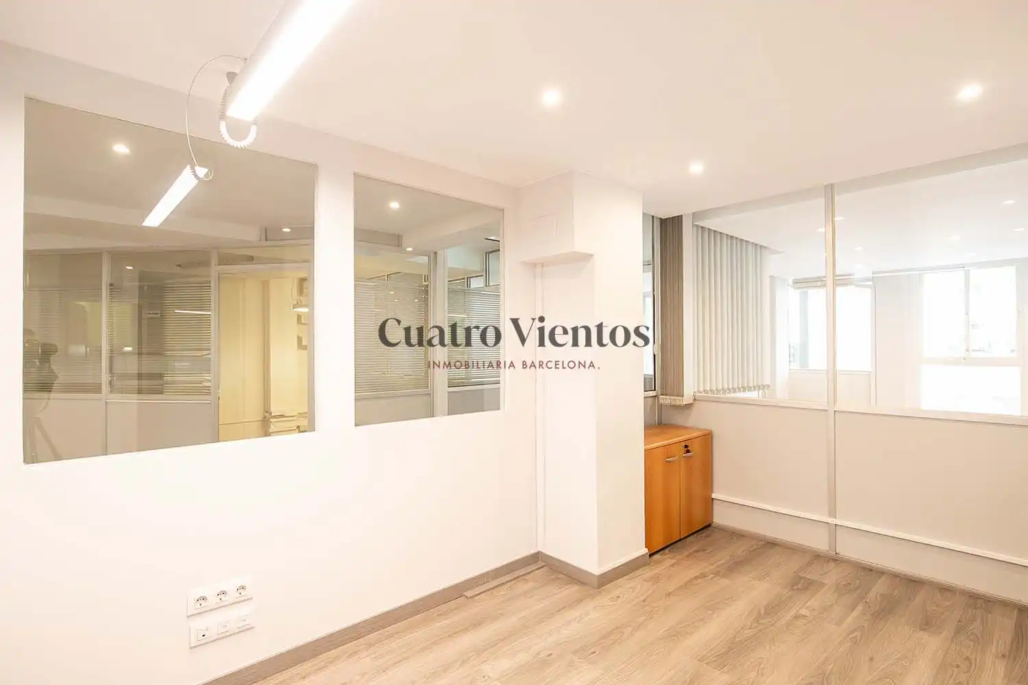 Office for sale in Barcelona  with Air Conditioner and Heating