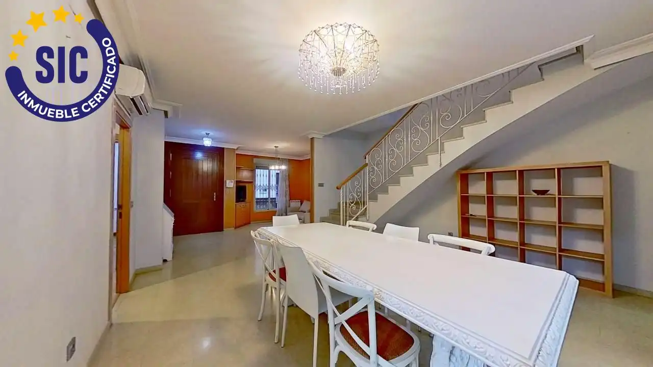 Haus oder Chalet zur Miete in Chiva mit Heizung und Terrasse